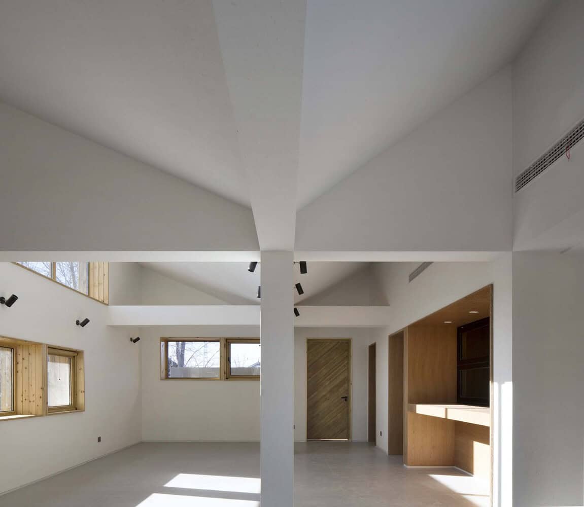 Folding Roof Courtyard House by MAT Office in Beijing, China Folding Roof Courtyard House by MAT Office in Beijing, China