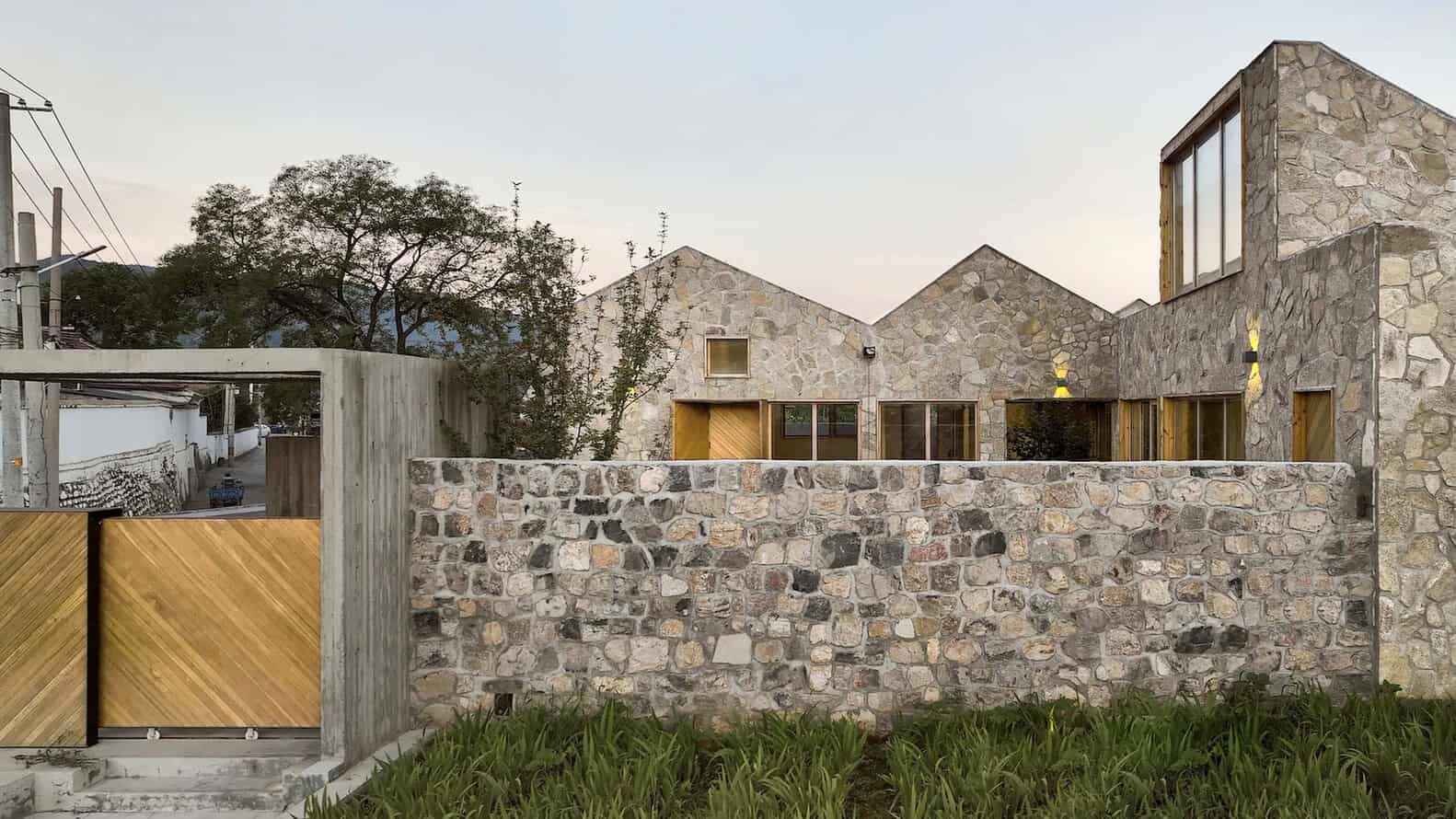 Folding Roof Courtyard House by MAT Office in Beijing, China Folding Roof Courtyard House by MAT Office in Beijing, China