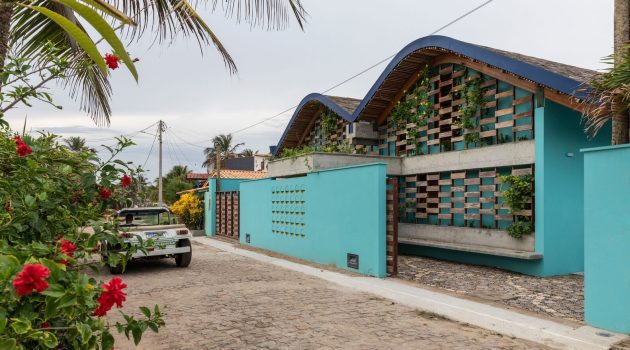 Gutter House by Atelier Daniel Florez in Brazil