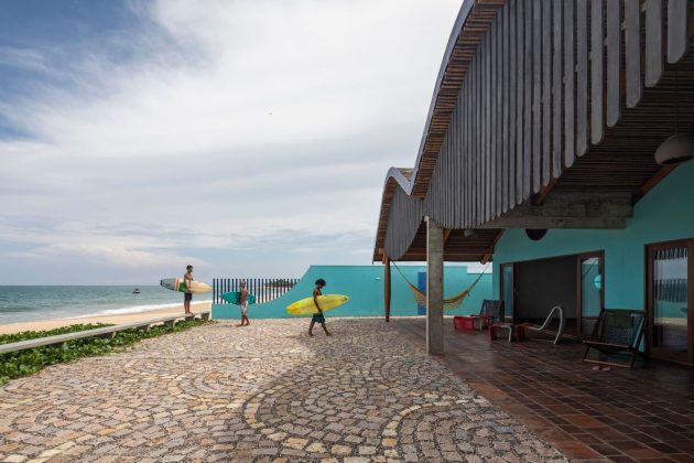 Gutter House by Atelier Daniel Florez in Brazil