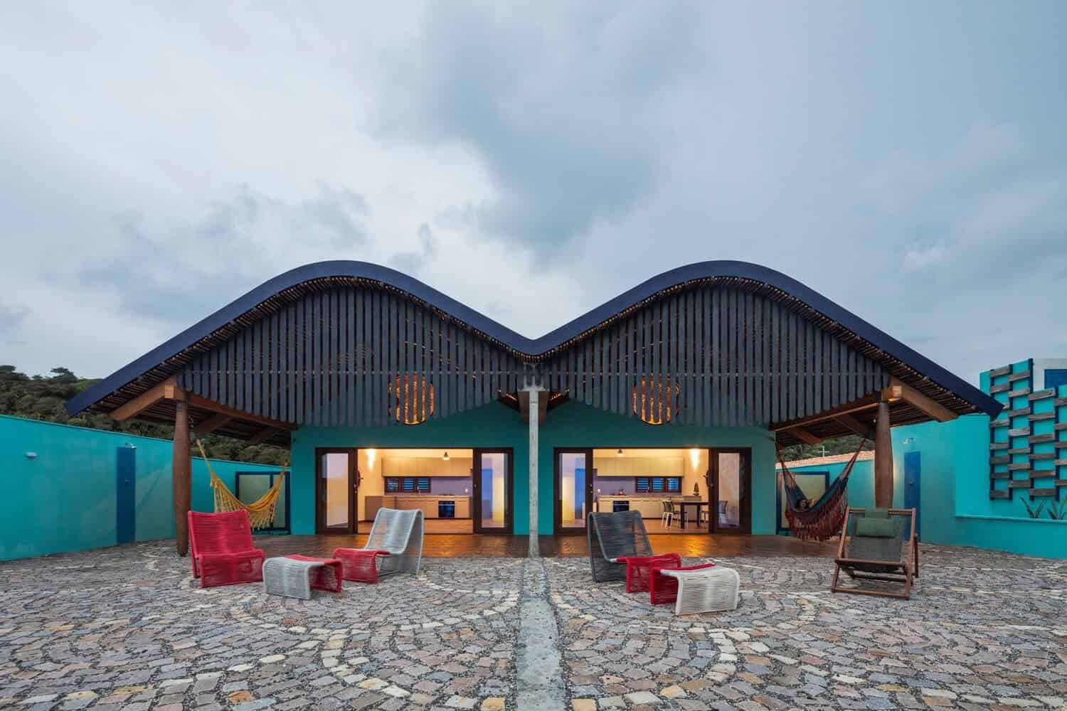 Gutter House by Atelier Daniel Florez: Shipbuilding Heritage Meets Modern Beach Living Gutter House by Atelier Daniel Florez: Shipbuilding Heritage Meets Modern Beach Living