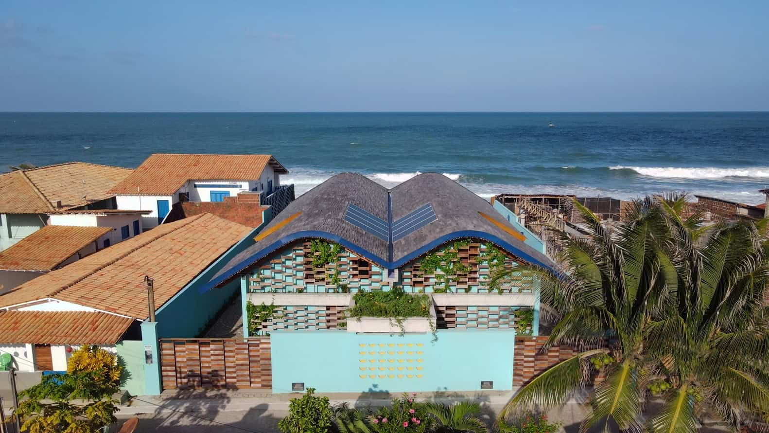 Gutter House by Atelier Daniel Florez: Shipbuilding Heritage Meets Modern Beach Living Gutter House by Atelier Daniel Florez: Shipbuilding Heritage Meets Modern Beach Living