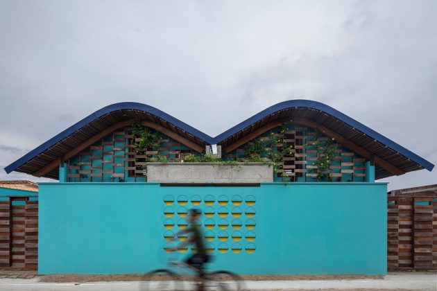 Gutter House by Atelier Daniel Florez in Brazil