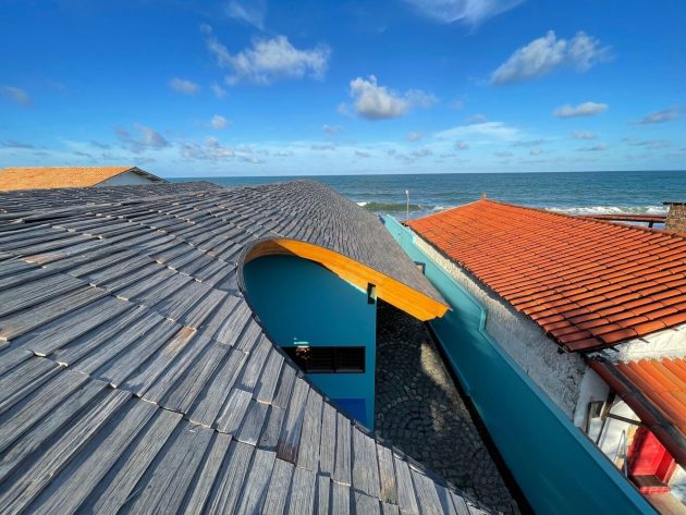 Gutter House by Atelier Daniel Florez in Brazil