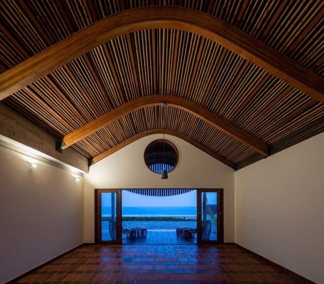 Gutter House by Atelier Daniel Florez in Brazil