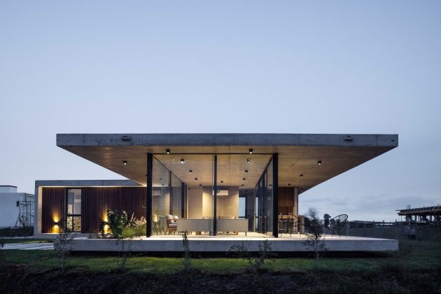 Pekin House by TIM Arquitectos in Argentina