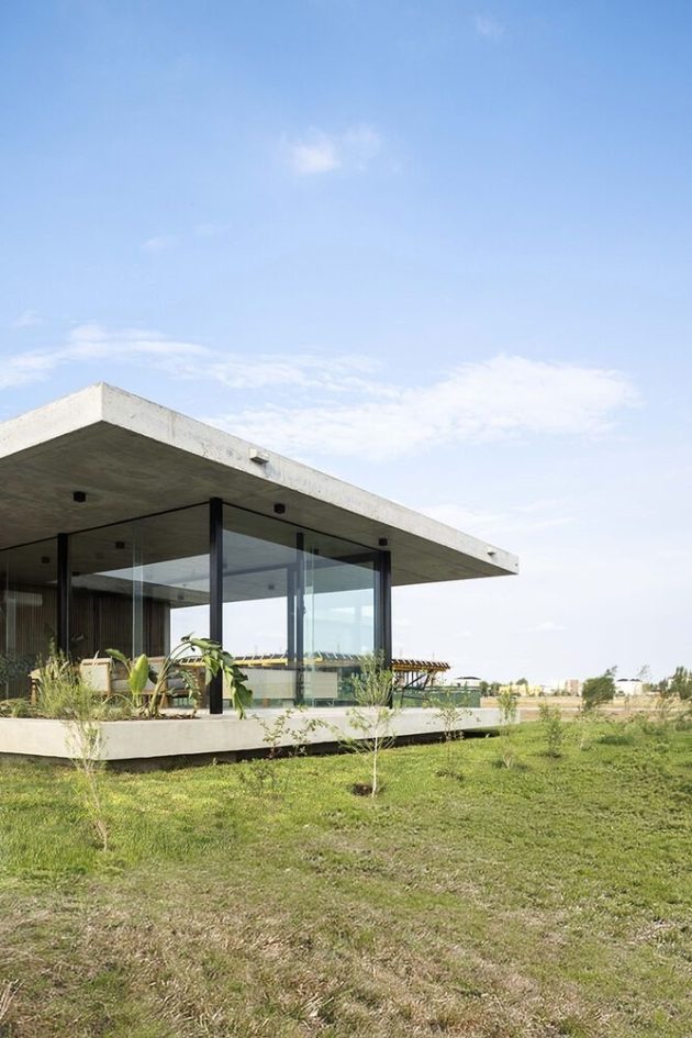 Pekin House by TIM Arquitectos in Argentina