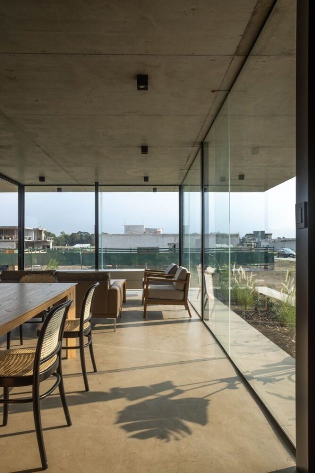 Pekin House by TIM Arquitectos in Argentina