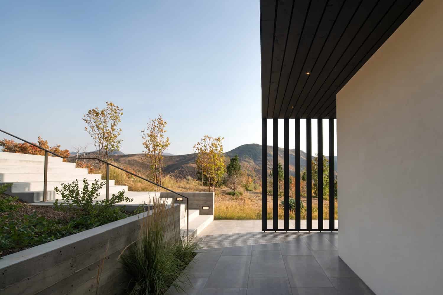 Wabi-Sabi Residence by Sparano + Mooney Architecture: A Masterpiece of Sustainable Canyon Living