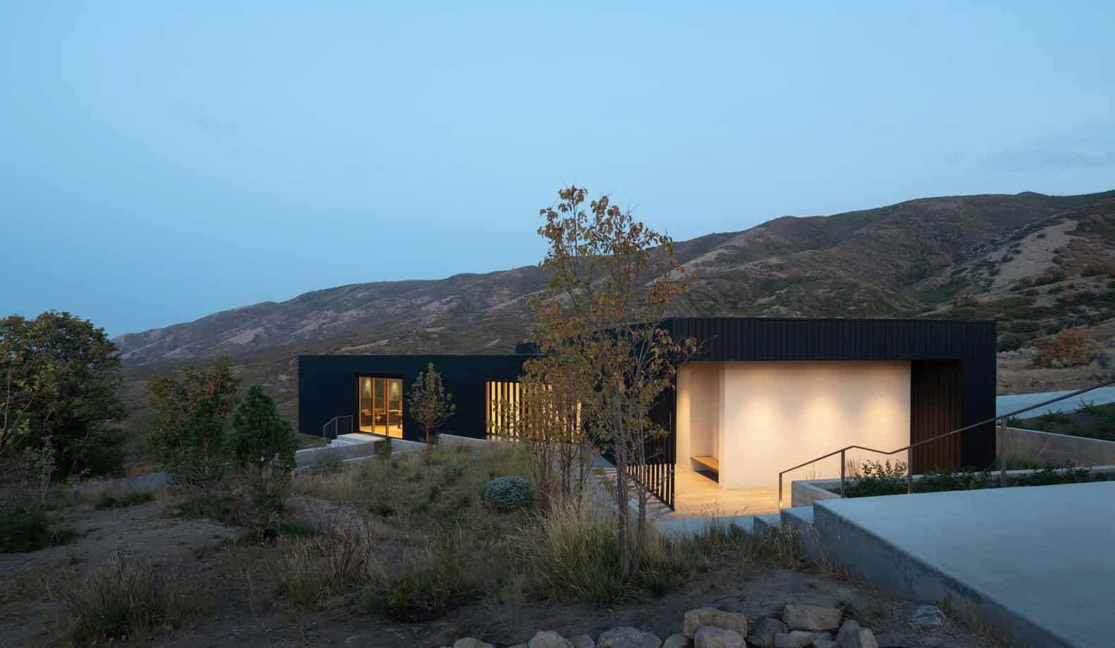 Wabi-Sabi Residence by Sparano + Mooney Architecture: A Masterpiece of Sustainable Canyon Living