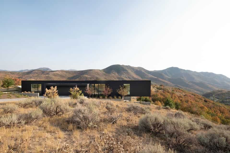 Wabi-Sabi Residence by Sparano + Mooney Architecture: A Masterpiece of Sustainable Canyon Living