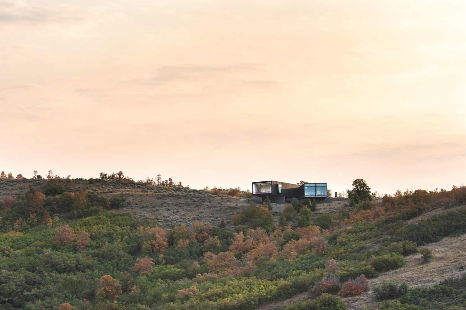 Wabi-Sabi Residence by Sparano + Mooney Architecture: A Masterpiece of Sustainable Canyon Living