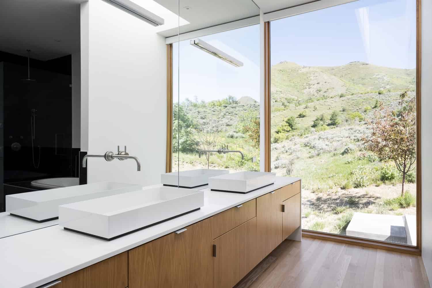 Wabi-Sabi Residence by Sparano + Mooney Architecture: A Masterpiece of Sustainable Canyon Living