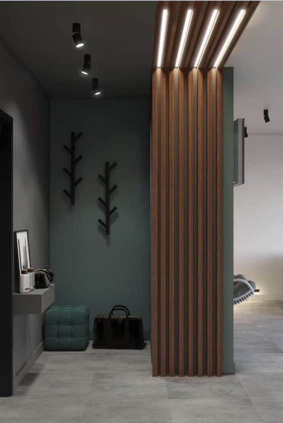 Why Deep Green and Wooden Elements Are the Ultimate Entrance Hall Duo of Decor in 2024?