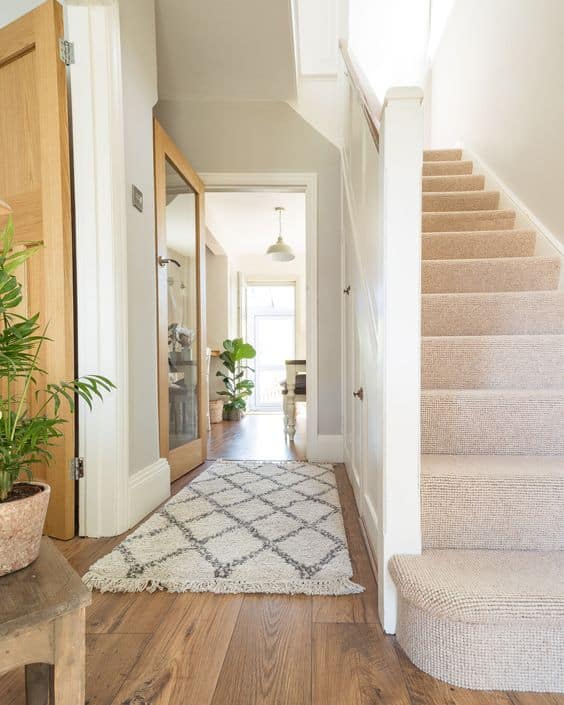 How to successfully choose the hallway rug?