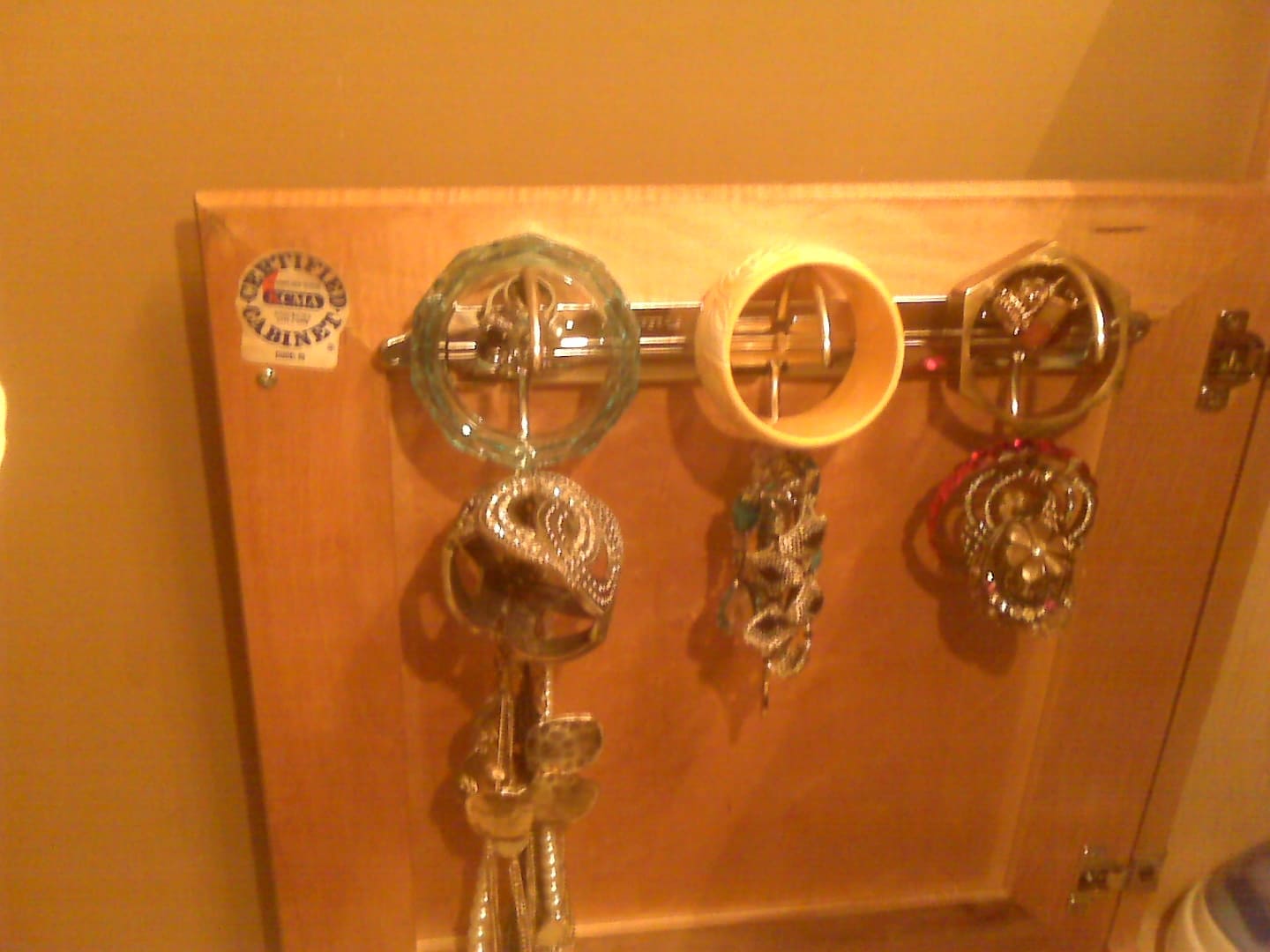 14. Organize Jewelry with a Binder 14. Organize Jewelry with a Binder