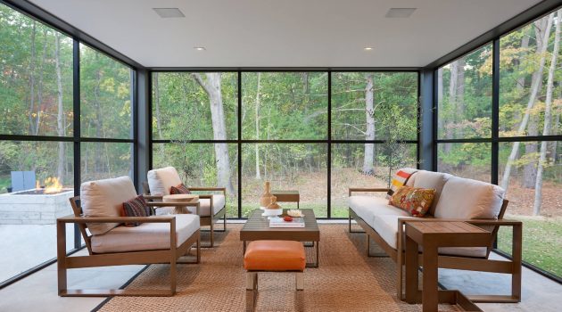 15 Modern Sunroom Retreats for Relaxation and Style