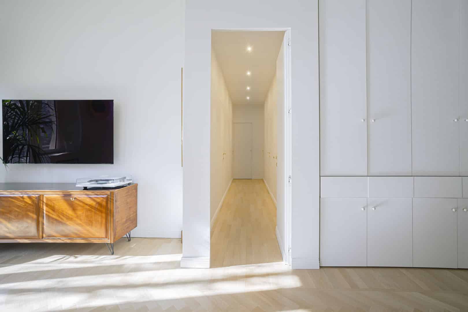 An Exclusive Apartment in Milan by Anice Architettura: Vintage Elegance Meets Modern Living An Exclusive Apartment in Milan by Anice Architettura: Vintage Elegance Meets Modern Living