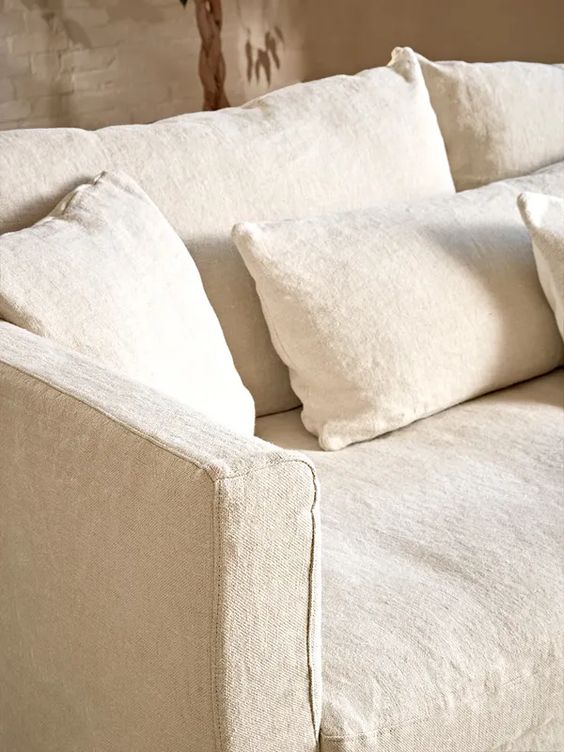 A Comprehensive Linen Sofa Guide for the Modern Home