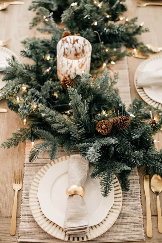 Stunning Centerpieces to Transform Your Table Into a Winter Haven