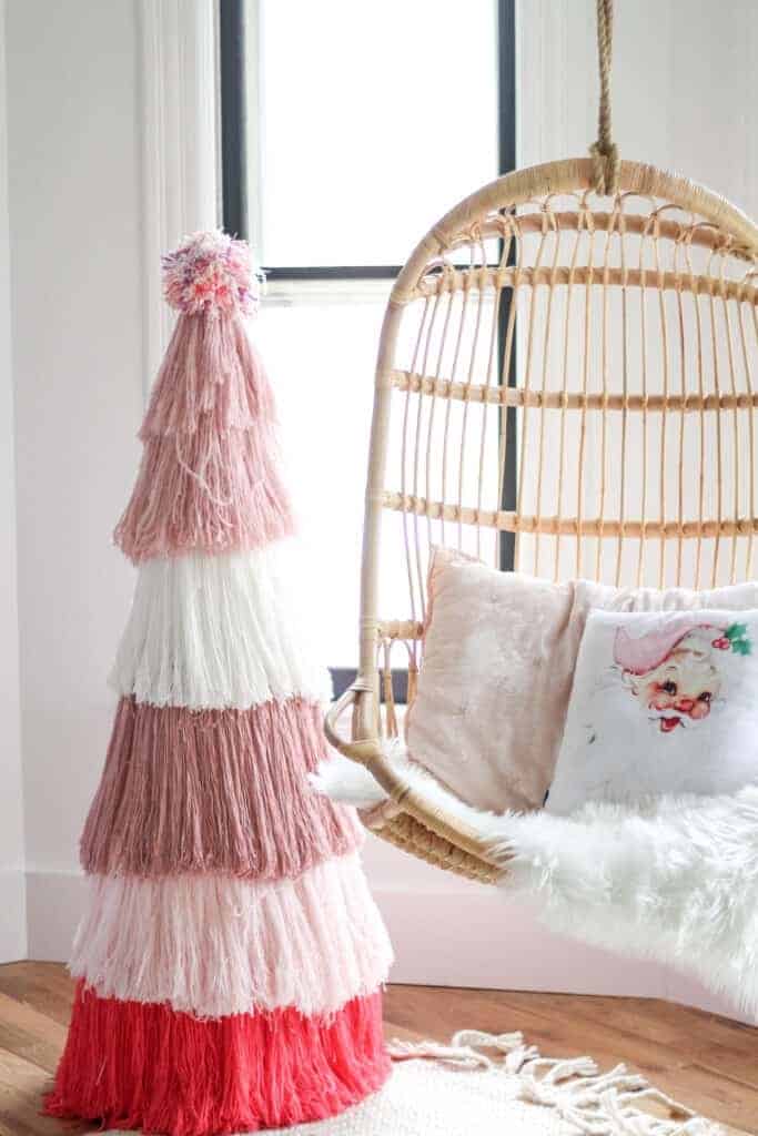 1. Pink Theme Yarn Christmas Tree 1. Pink Theme Yarn Christmas Tree