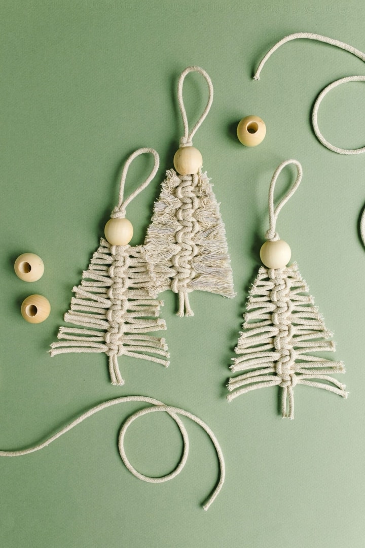 14. DIY Yarn Macrame Winter Decor 14. DIY Yarn Macrame Winter Decor