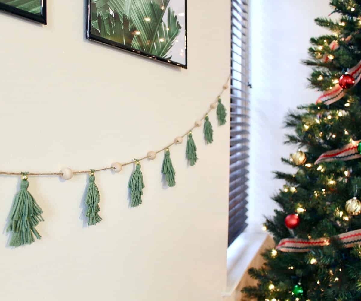 15. Beautiful Tassel Christmas Tree Garland 15. Beautiful Tassel Christmas Tree Garland