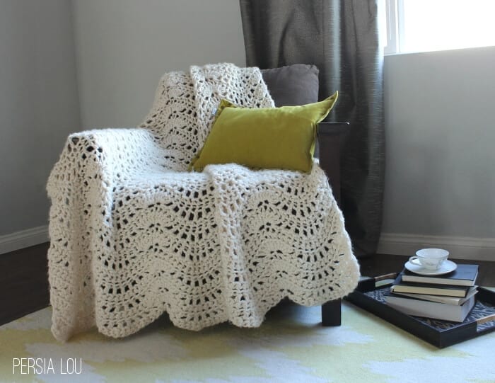 3. Chunky Feather and Fan Crochet Blanket 3. Chunky Feather and Fan Crochet Blanket