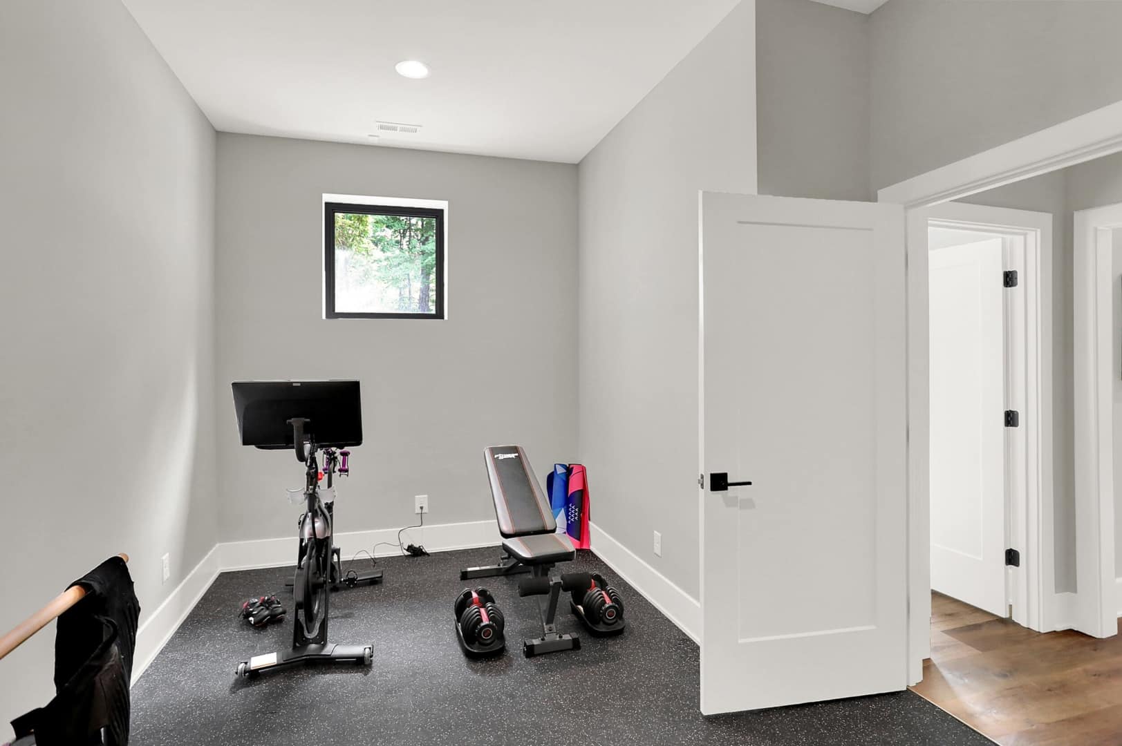 4. Modern 2 Story 4. Modern 2 Story