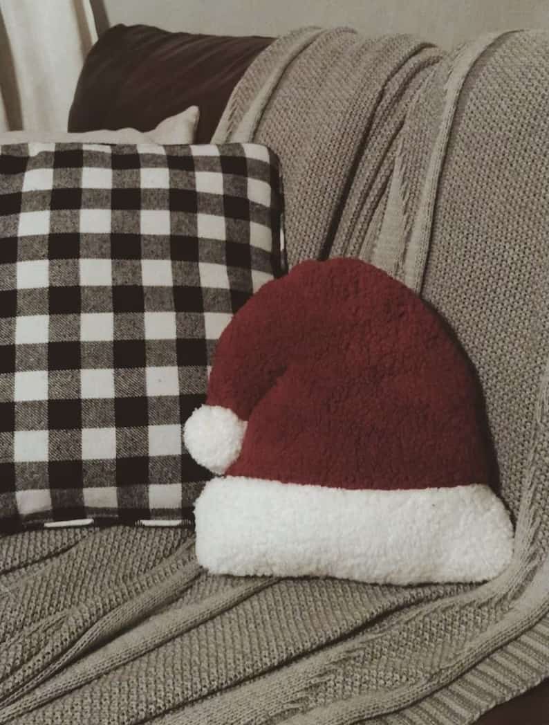 15 Santa Pillow Designs to Add a Jolly Note to Your Home