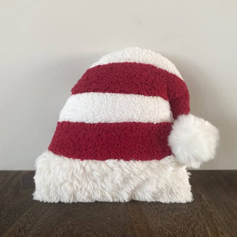 15 Santa Pillow Designs to Add a Jolly Note to Your Home