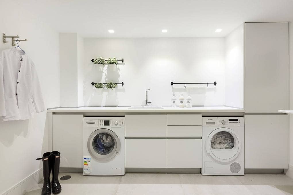 8. Modern Laundry Room, Madrid 8. Modern Laundry Room, Madrid