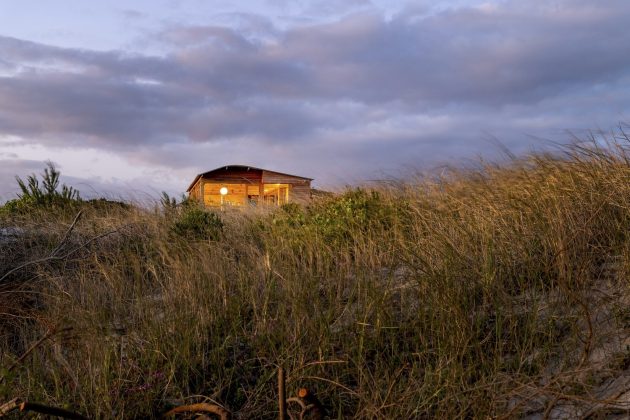 Dune House por KLG Architects em Betty's Bay, África do Sul