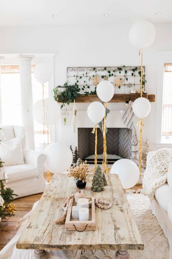 Step Inside Four Living Rooms That Redefine New Year's Eve Glamour Step Inside Four Living Rooms That Redefine New Year's Eve Glamour