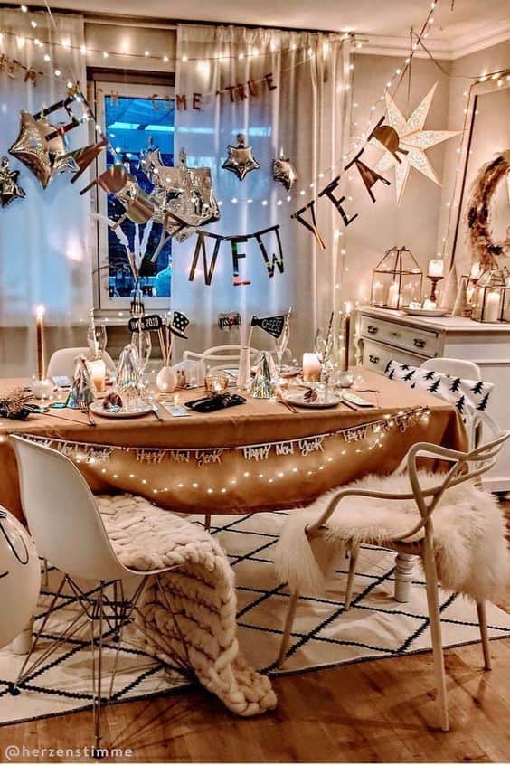 Step Inside Four Living Rooms That Redefine New Year's Eve Glamour Step Inside Four Living Rooms That Redefine New Year's Eve Glamour