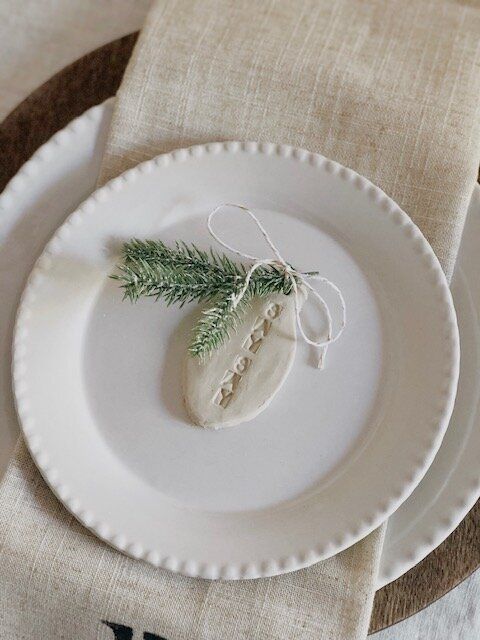 Papier-Mâché Place Cards Set the Tone for a Festive Feast