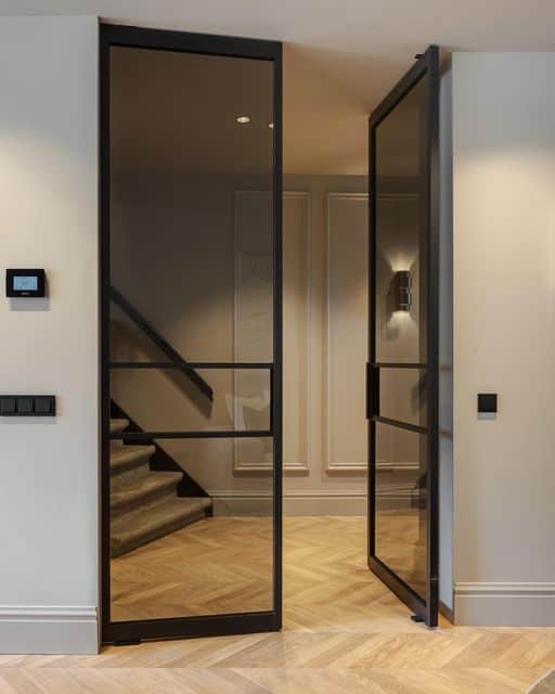 Pivoting Doors Bring a Fresh Perspective to Interiors Pivoting Doors Bring a Fresh Perspective to Interiors