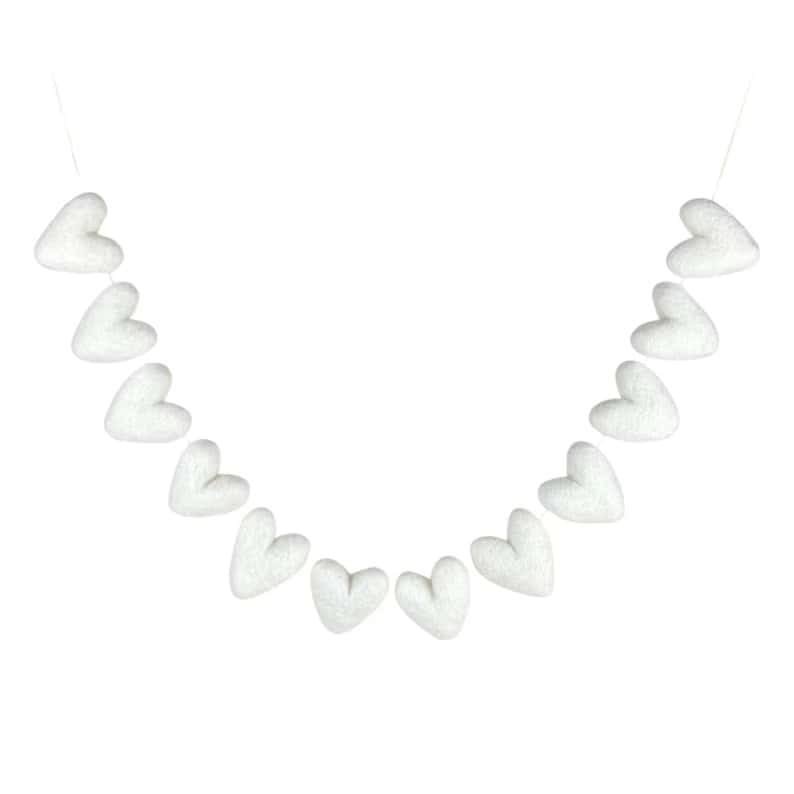 14. White Heart Garland 14. White Heart Garland