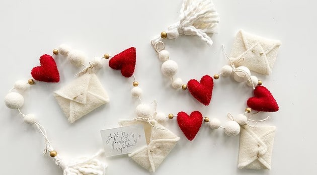 15 Creative Valentine Garland Designs for Whimsical Love-Themed Decor