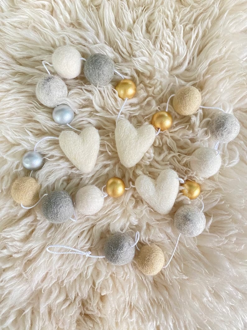 9. Valentine’s Day Garland 9. Valentine’s Day Garland