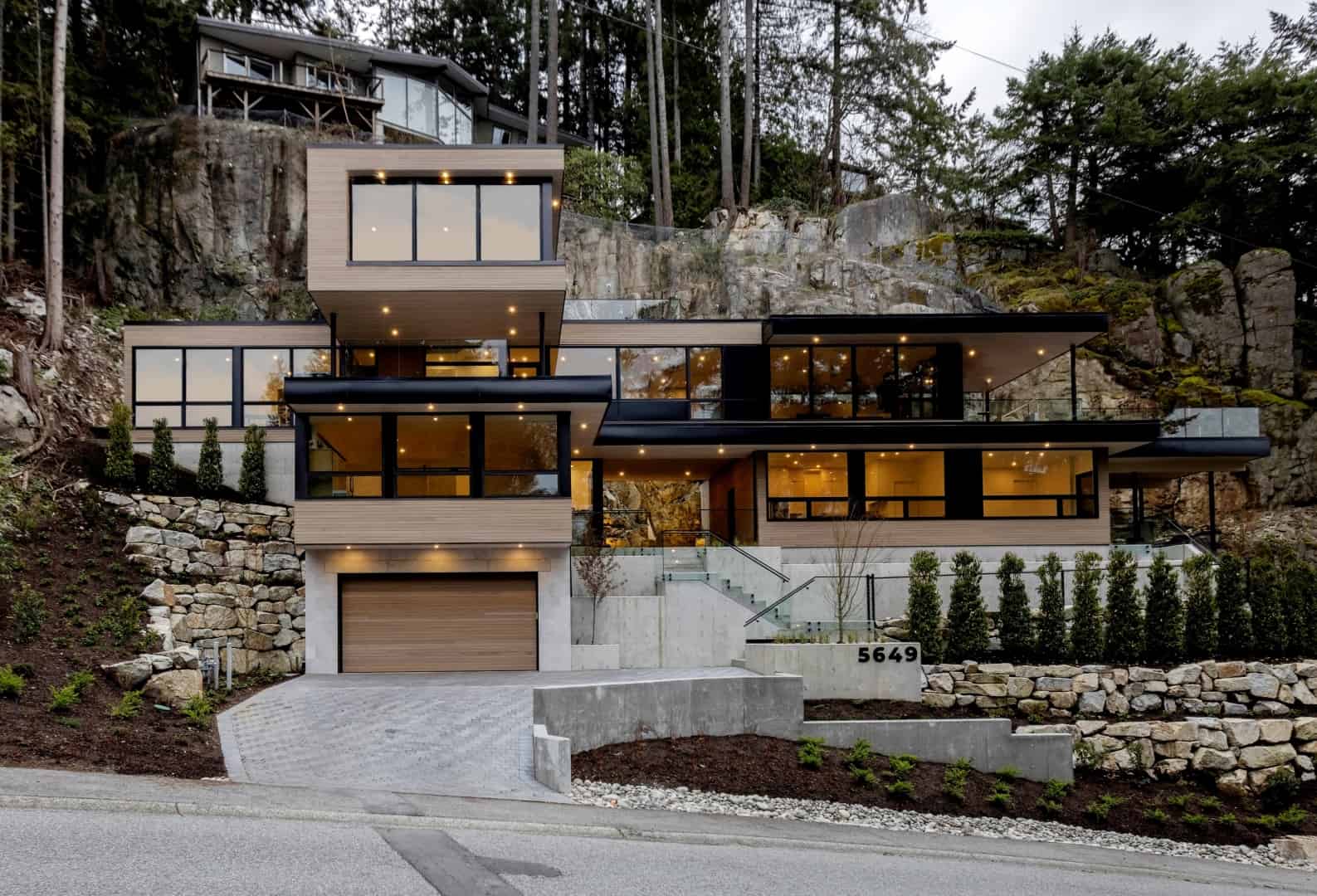 13. Modern Exterior, Vancouver 13. Modern Exterior, Vancouver