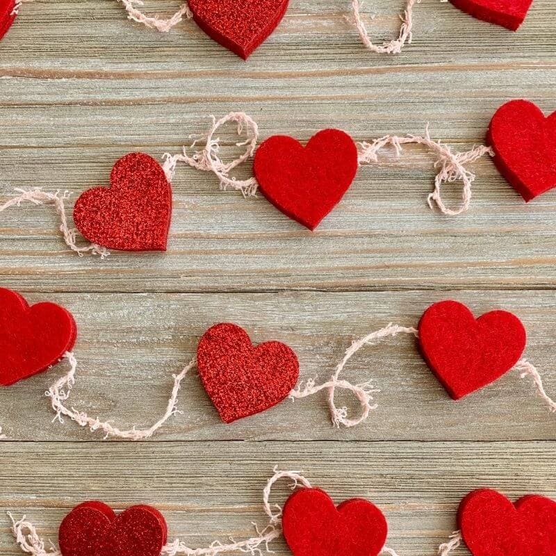 12. No Sew Felt Heart Garland 12. No Sew Felt Heart Garland