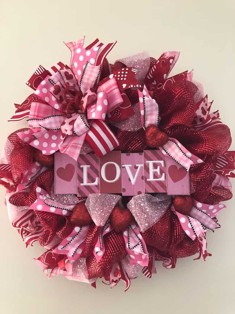 2. Red and pink Valentine’s wreath 2. Red and pink Valentine’s wreath