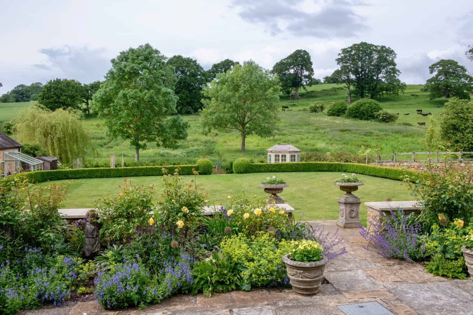 15 Modern Landscape Designs That Embrace the Art of Outdoor Living