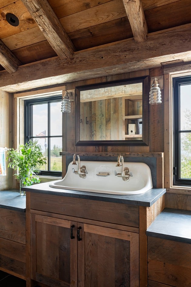 15 Rustic Bathroom Designs Offering a Glimpse into Cozy Countryside ...