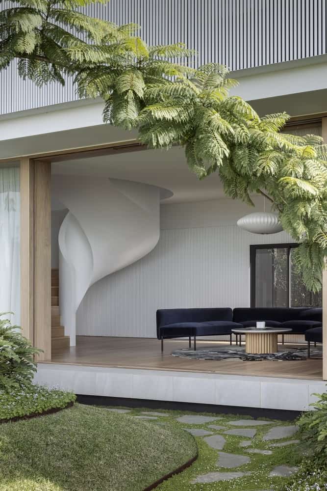 Boomerang House by Joe Adsett Architects: A Curved Modern Retreat in Ascot Boomerang House by Joe Adsett Architects: A Curved Modern Retreat in Ascot