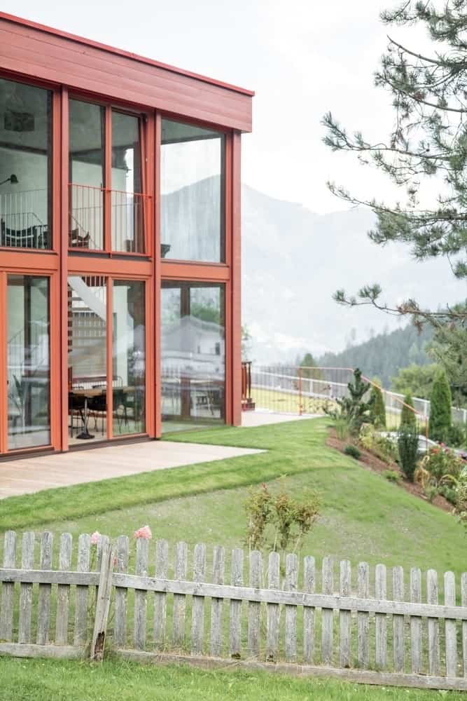 House Schmitten by Steiner Architecture: A Bold Alpine Chalet in Vienna House Schmitten by Steiner Architecture: A Bold Alpine Chalet in Vienna