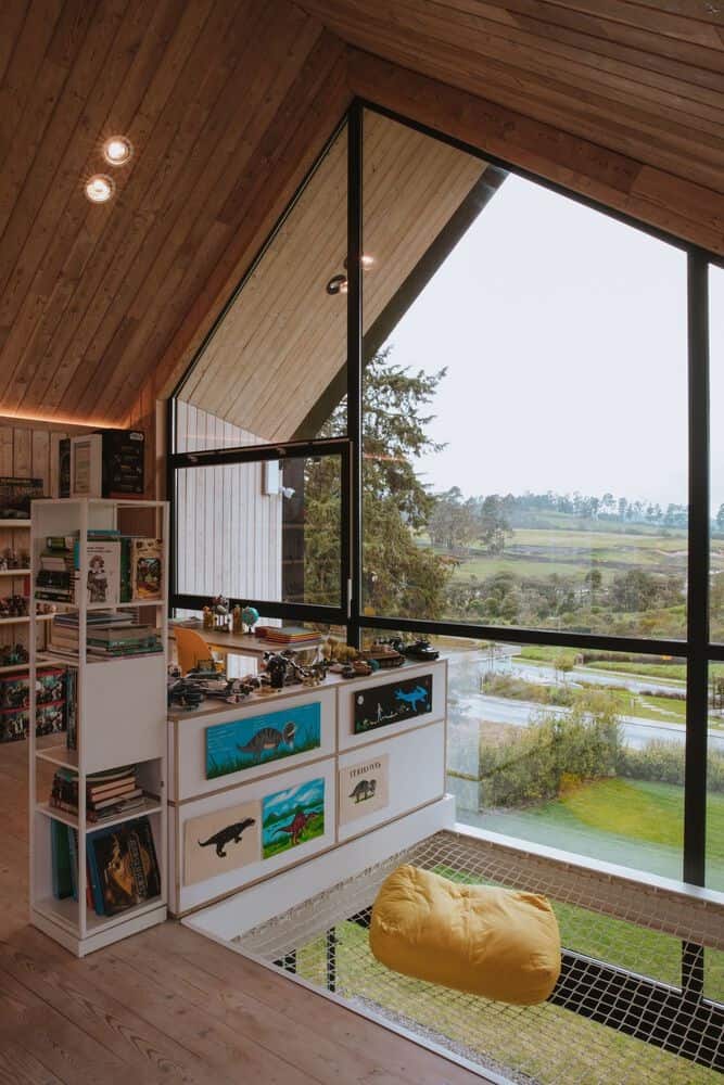 Kruppa House by Capa Arquitectura: A Modular Black Residence Interwoven with Light and Gardens Kruppa House by Capa Arquitectura: A Modular Black Residence Interwoven with Light and Gardens