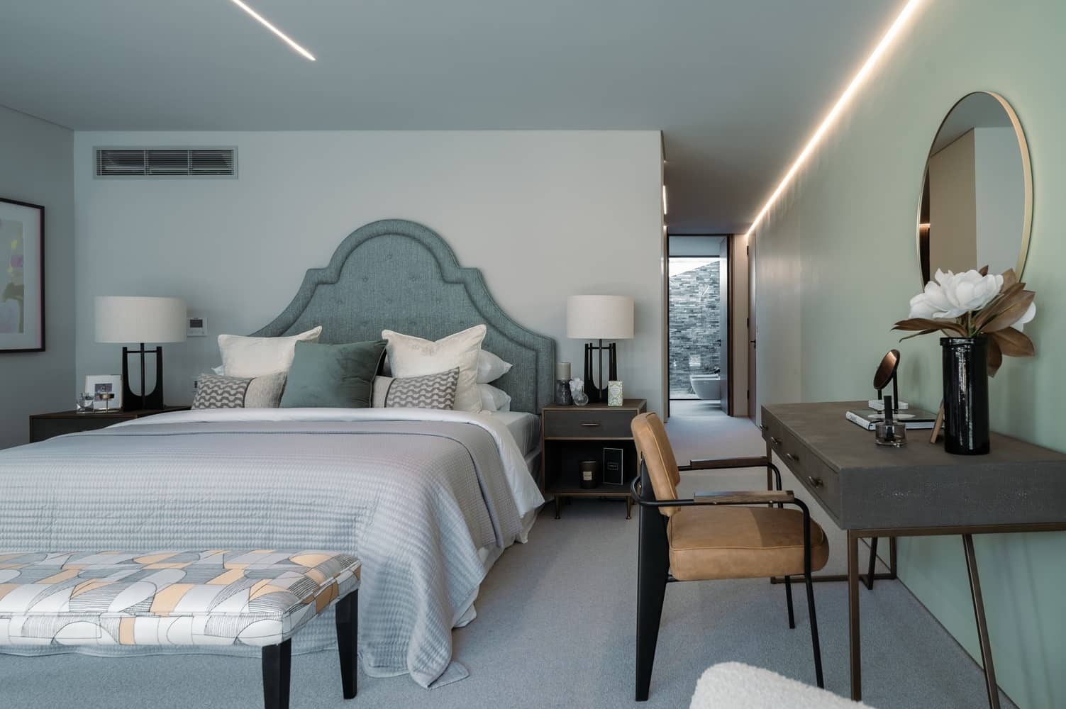 Sandway House by Outset Think – A Minimalist Courtyard Residence Inspired by Walled Gardens in Surrey, England Sandway House by Outset Think – A Minimalist Courtyard Residence Inspired by Walled Gardens in Surrey, England