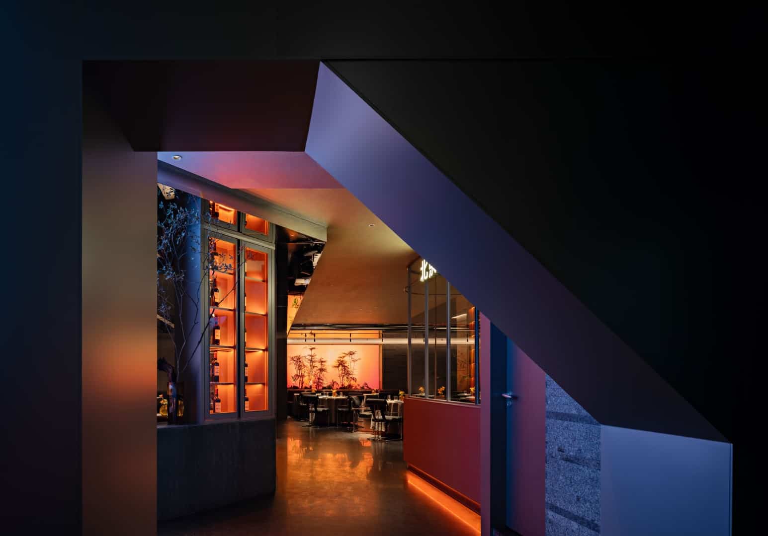 Wanwei Roast Duck Wangfujing Branch by IN.X Space Design: A Fusion of Tradition and Contemporary Dining in Beijing Wanwei Roast Duck Wangfujing Branch by IN.X Space Design: A Fusion of Tradition and Contemporary Dining in Beijing